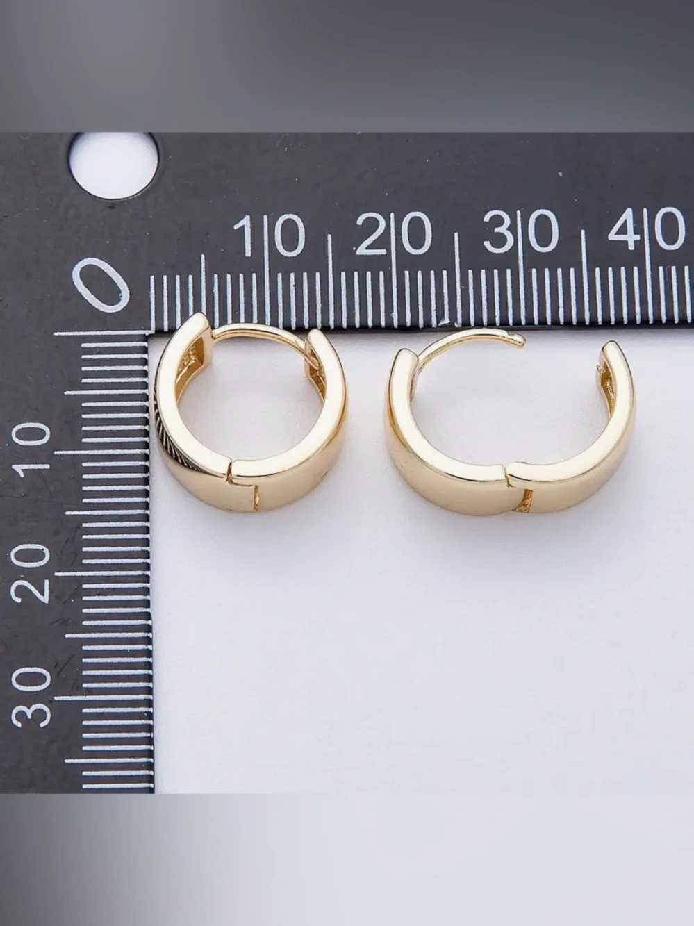 14K Gold Filled 15mm Minimalist Plain Wide Huggie Earrings